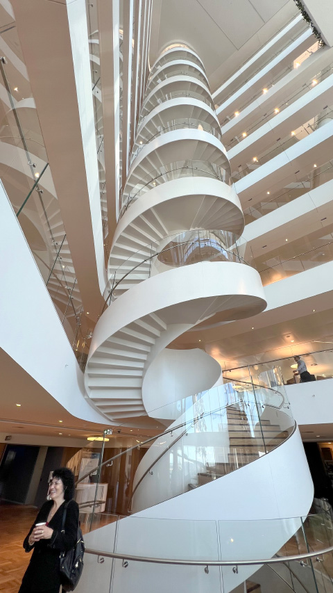 Innenausbau des Quay Quarter Tower in Sydney – realisiert mit PYTHA
